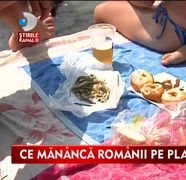 Cearceaful de pe plaja, masa perfecta pentru o gustare! Turistii nu s-au dezlipit de pe nisipul fierbinte